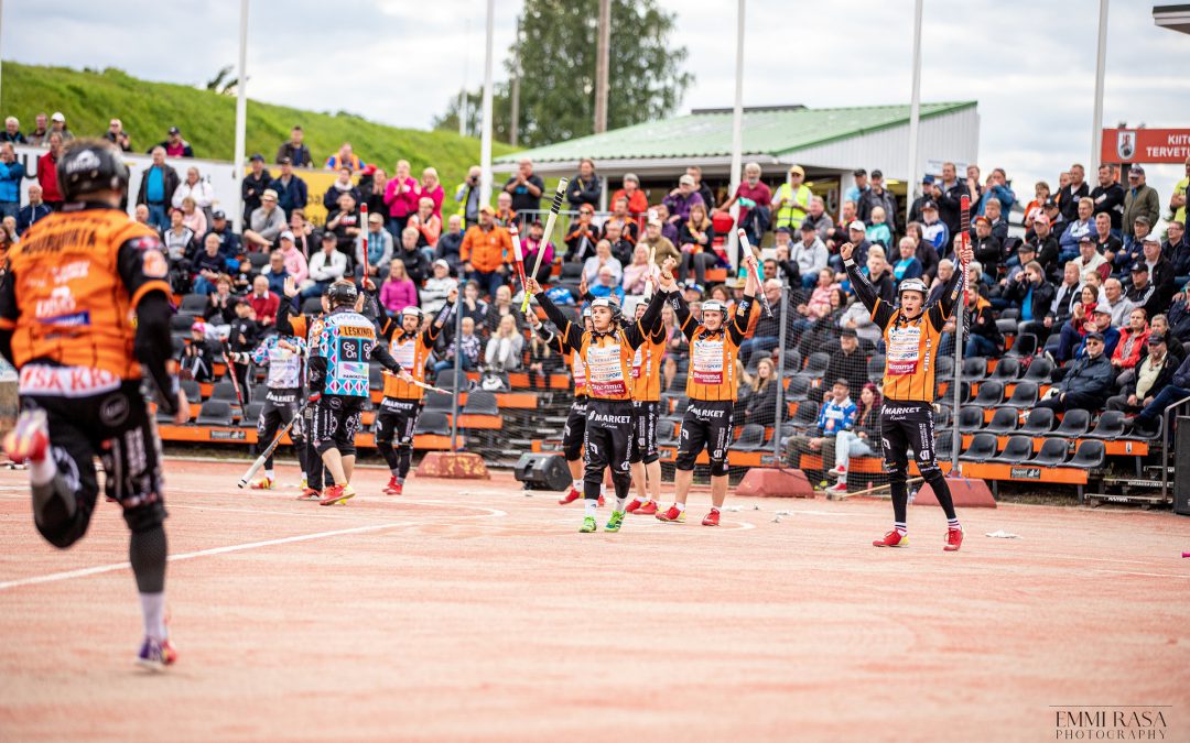 Oranssi sydän sykkii Haminassa – perinteinen pesäpallokaupunki haluaa pysyvästi superpesiskartalle!