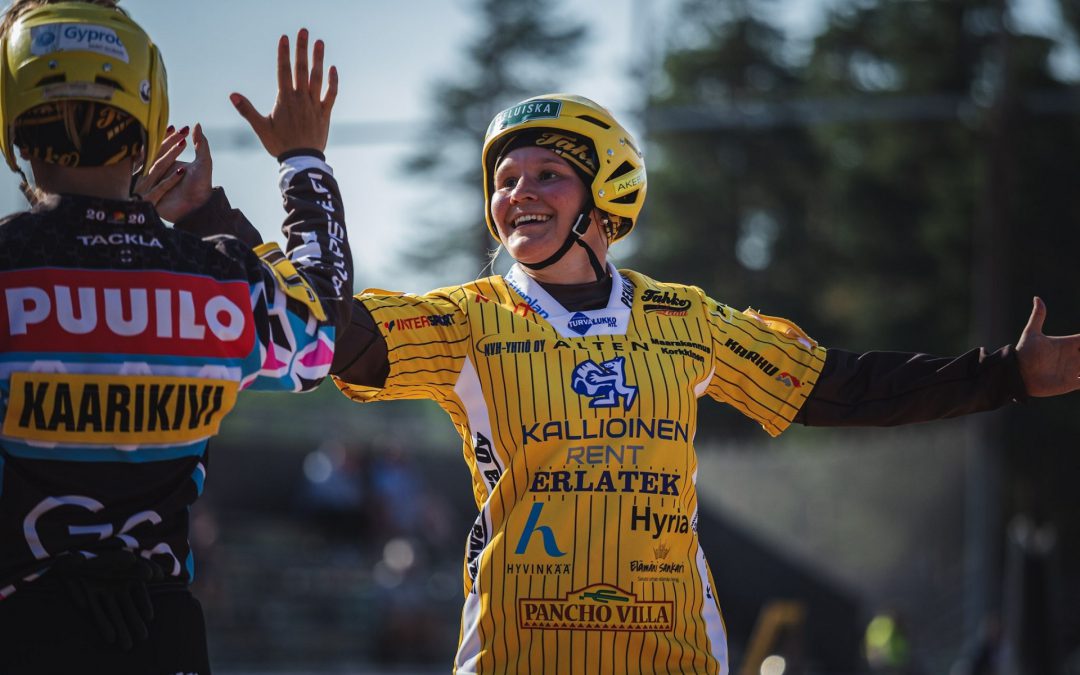 Maksuton suora lähetys lauantaina: Tahkon Leidit kohtaa uutta stadioniaan odottelevan Roihuttaret