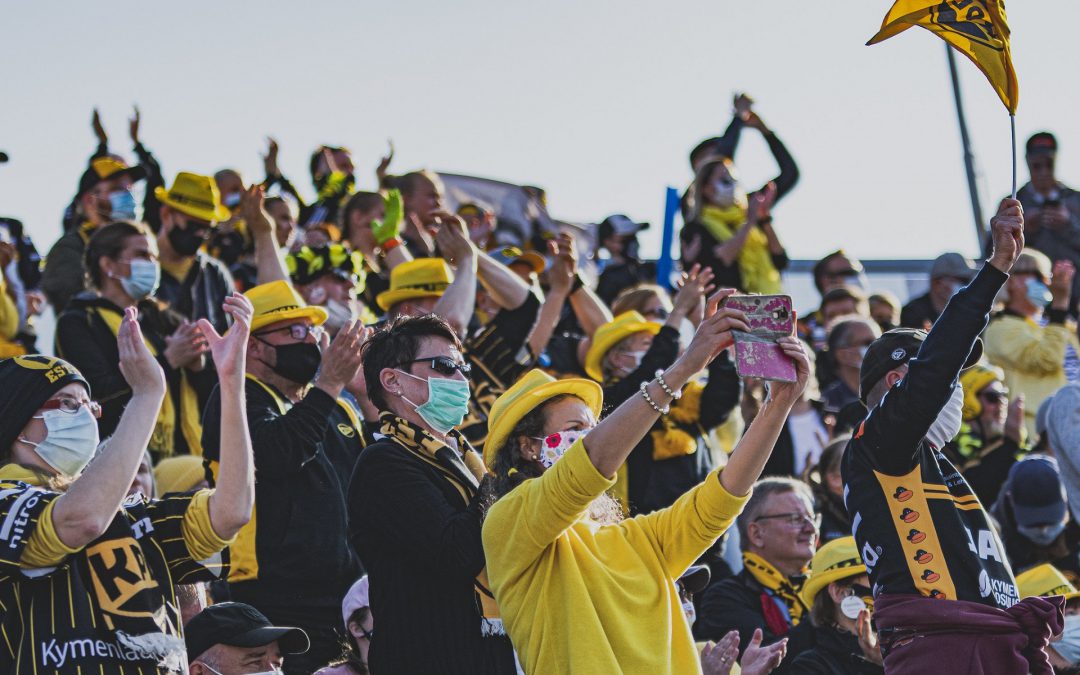 Pesäpalloliitto odottaa maksavia katsojia ottelutapahtumiin – ”seurat ovat olleet kovassa kurimuksessa”