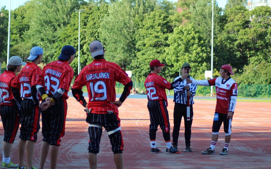 Puna-Mustat sai mieluisan 80-vuotislahjan – historian ensimmäinen helsinkiläinen joukkue poikien Superpesiksessä