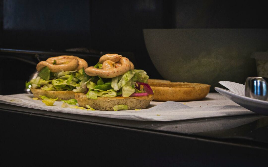 Koe ainutlaatuinen burgerperjantai Nuorisoleirillä