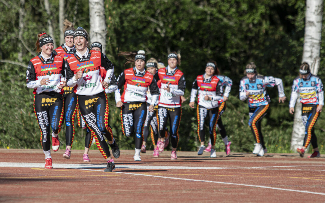 Jussittarissa iloitaan pesäpallosta ja joukkue-elämästä: ”Me niin nautimme tehdä tätä täysillä”