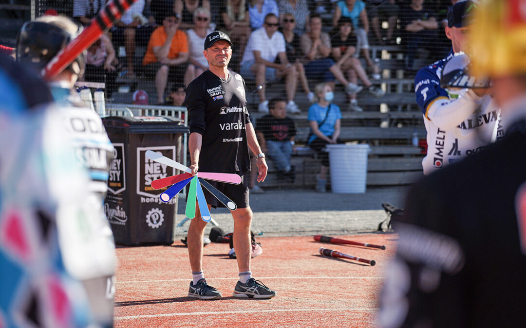 Maksutta Jimillä: JoMan shokkitappio, Matti Iivarisen juhlaottelu ja pelaajasiirrot maustavat huikean keitoksen lauantaille!