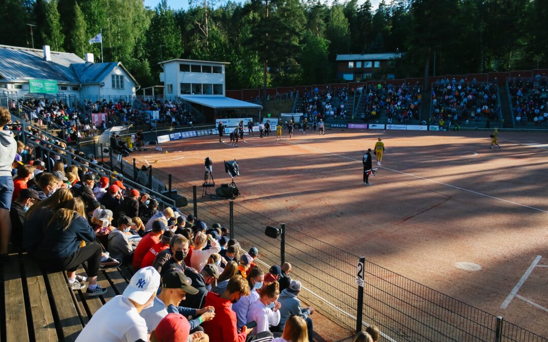 Pesisuutiset Nuorisoleirillä: ”into piukalla, kun leireille on jälleen päästy”