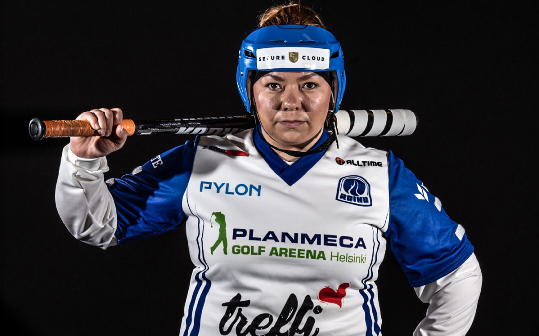 Teea-Kaisa Vikiö toteuttaa unelmaansa Roihuttarissa ja Superpesiksessä – ”ihanaa pelata ja mielettömän ihana kotiyleisö”