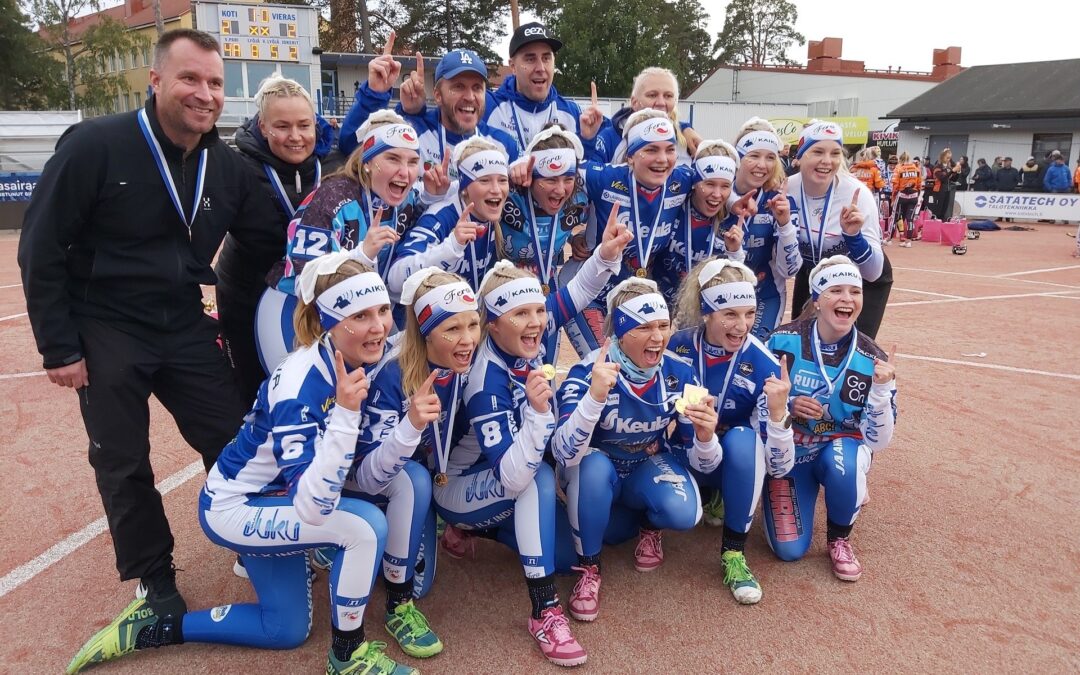 Fera juhlii Suomen mestaruutta tyttöjen Superpesiksessä