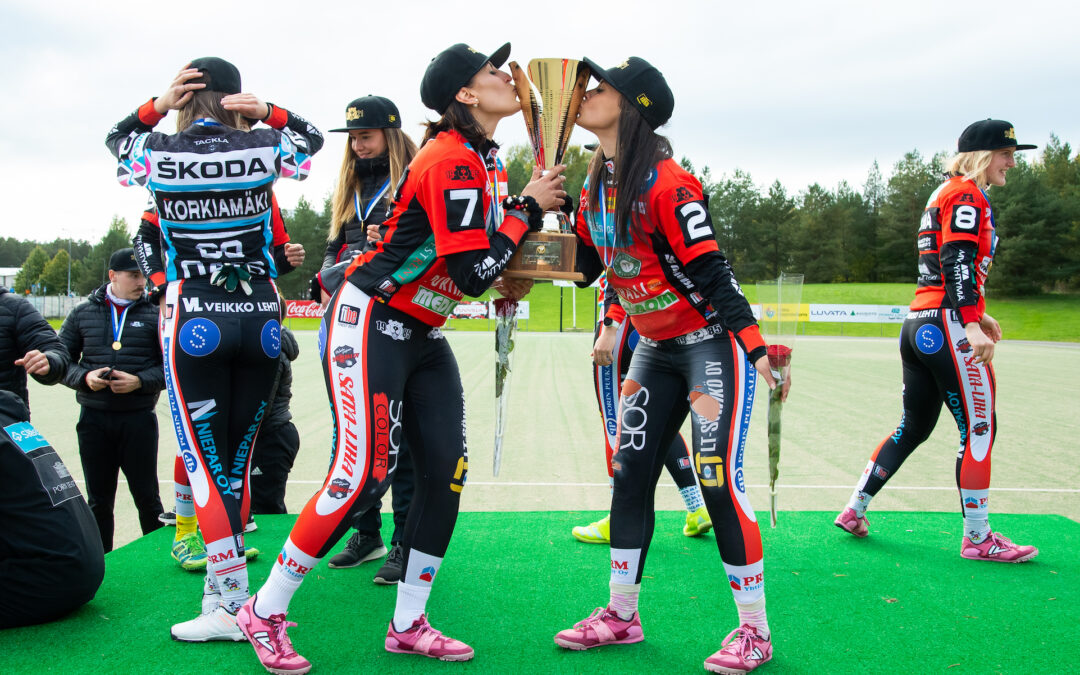 Kaisa-Maija Rosvall meni sanattomaksi: 15. superpesiskausi ja kirkkain kruunu uralle!