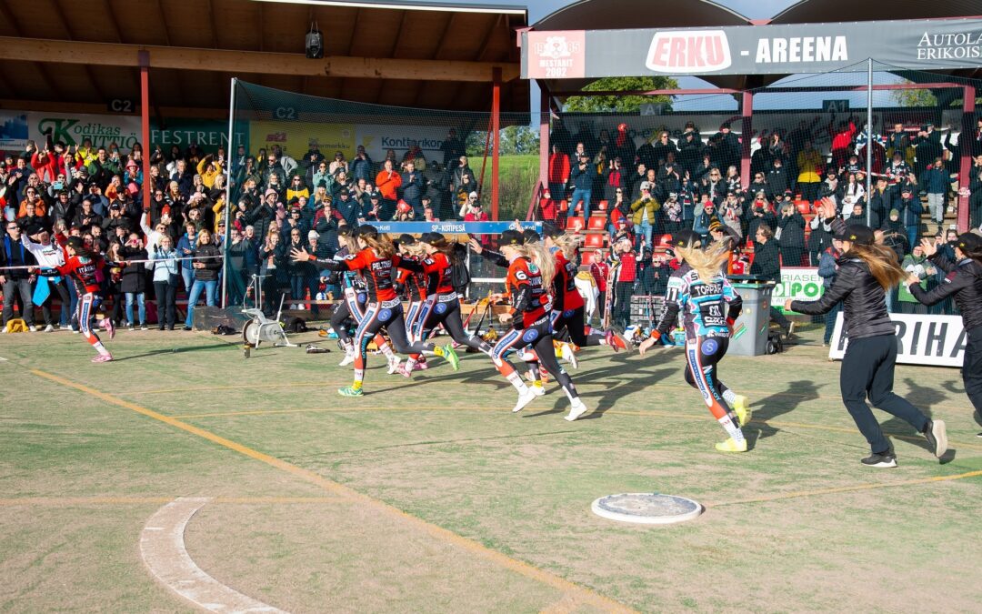 Maksuton lähetys Ruudussa perjantaina kello 20: Ketkä ovat pesäpallokauden 2021 parhaat?