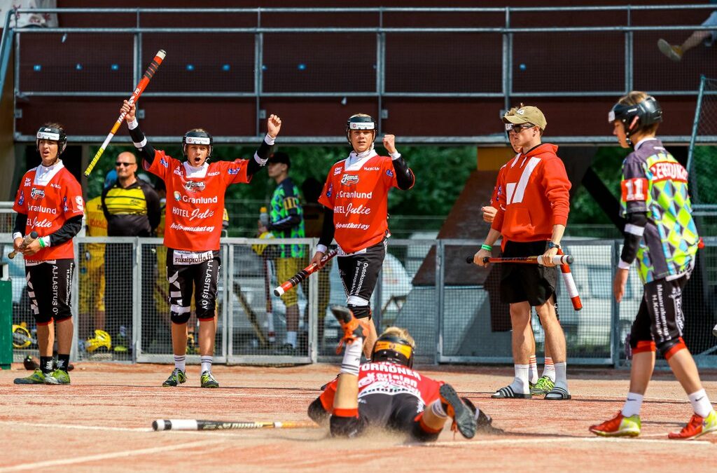 Tuloskatsaus kesän aluesarjoihin ja valtakunnallisiin leireihin – JoMan juniorit alueen mitalirohmuna