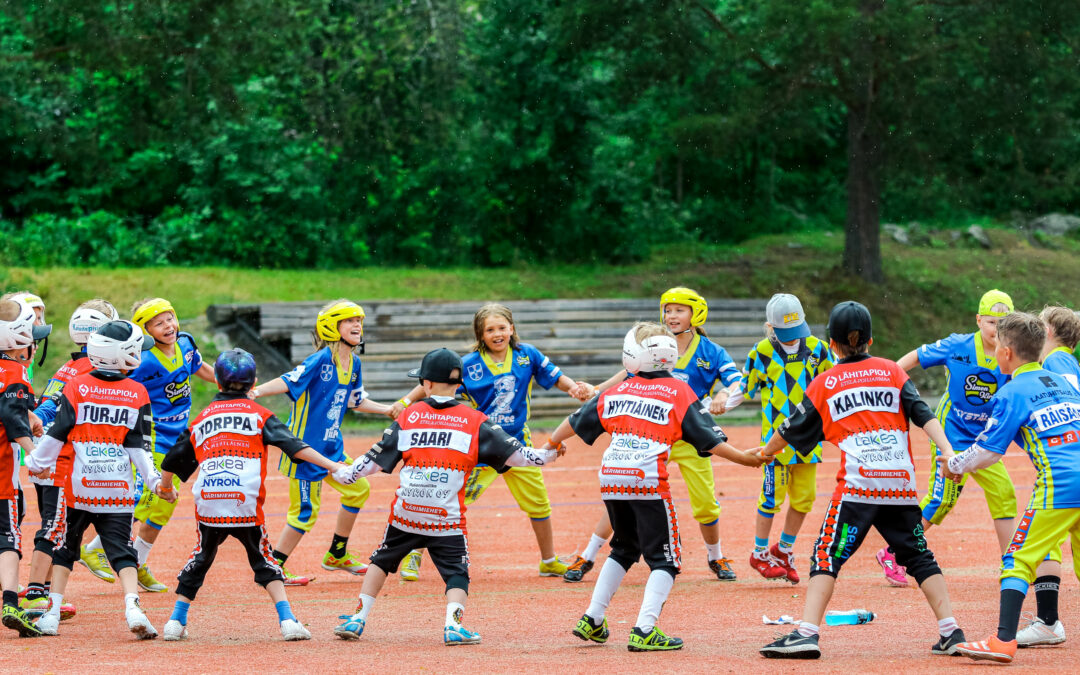 Puuttuuko joukkue tai pelaajia? Valtakunnallisten leirien pelaajapörssi on avattu