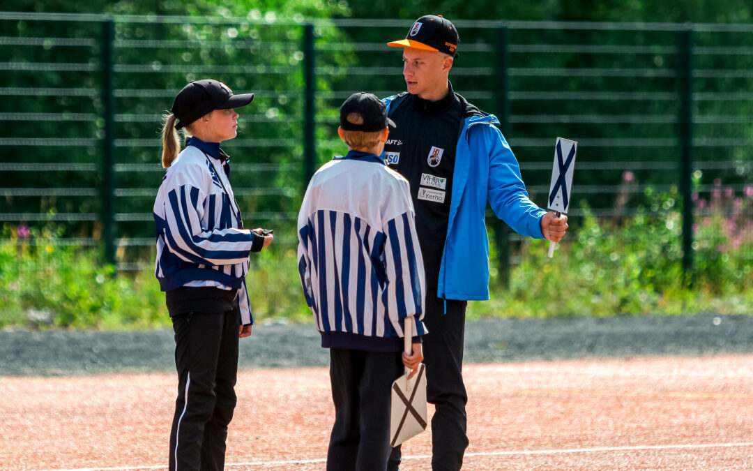 Nyt on aika ilmoittautua tuomariksi pesäpalloleireille!