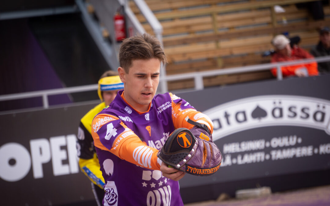 Aapo Komulainen pelaa uransa ensimmäisen miesten Itä-Länsi-ottelun Tampereella