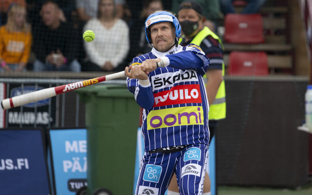 Juhlavuoden arvo-otteluissa pesäpallohistoriaa – Sami Haapakoskelle ja Henri Puputille 17. Itä-Länsi!