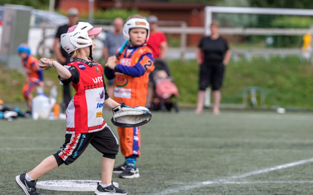 Naperoleirin päälähetyksessä kolme ottelua selostettuina – lähetys alkaa keskiviikkona klo 12.15