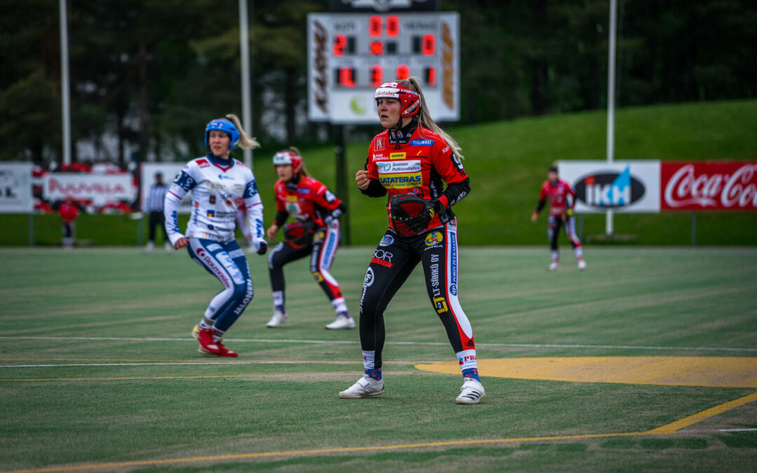 SuomiAreenassa keskustellaan tasa-arvosta pesäpallossa – myös huippuotteluun Pesäkarhut-Fera vapaa pääsy!