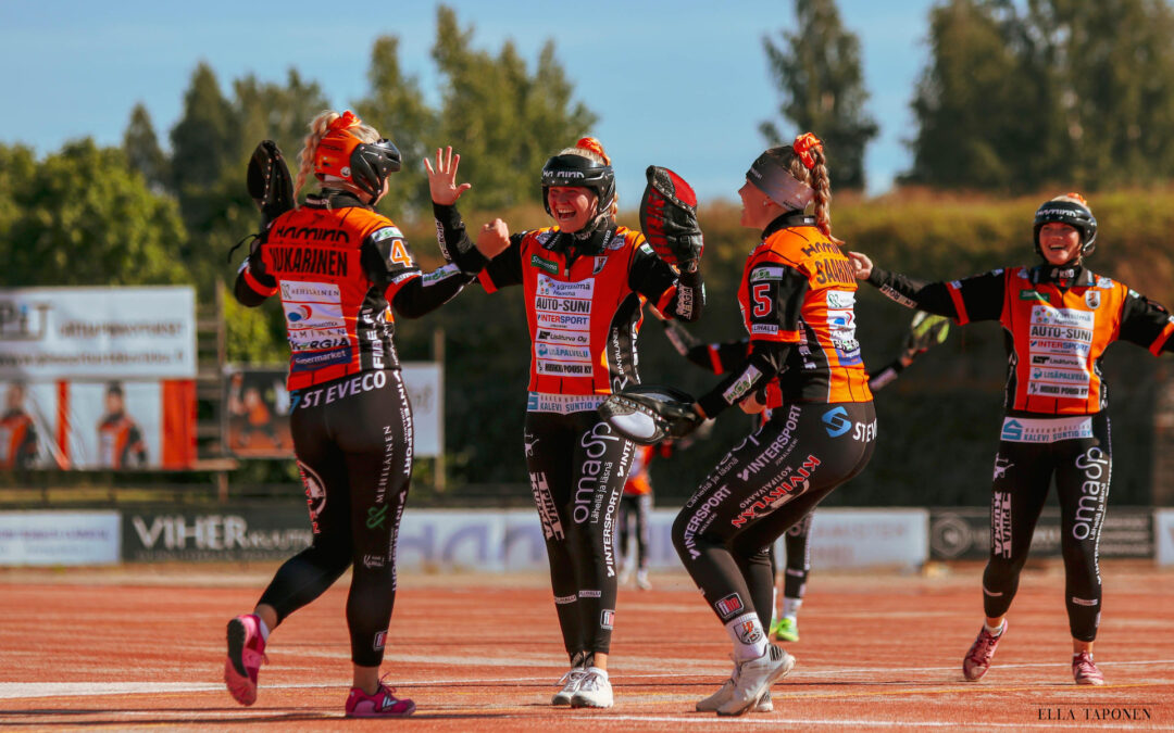 Ykköspesiksen loppuhuipennus lähestyy – Haminan Palloilijat jopa kahdella joukkueella Superpesikseen?