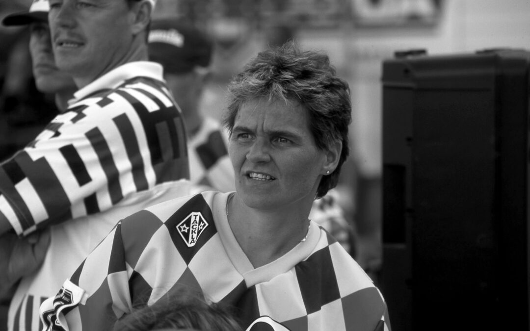 Pesäpalloilun kunniagalleria, Tarja Pöntinen: Bussimatkat päättyivät uran lopettamiseen