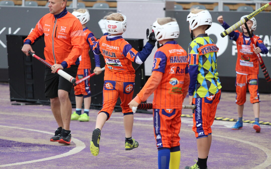 Ennätyksellisen suuri Tenavaleiri kerää 1 800 leiriläistä Kankaanpäähän ‒ leiri panostaa lähiruokaan