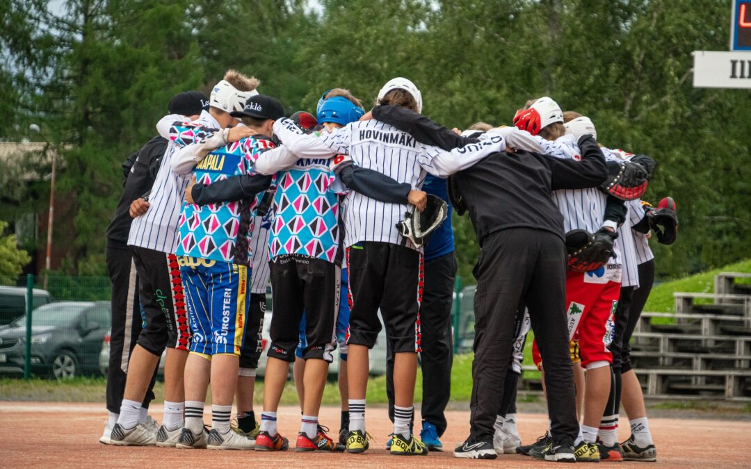 Turvallinen harrastusympäristö on pesäpallon valmentajakoulutusten lähtökohta