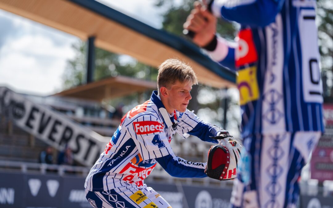 Pelinjohtajat arvioivat alkavaa kautta nuorten Superpesiksessä – Manse PP hurja ennakkosuosikki poikien puolella!